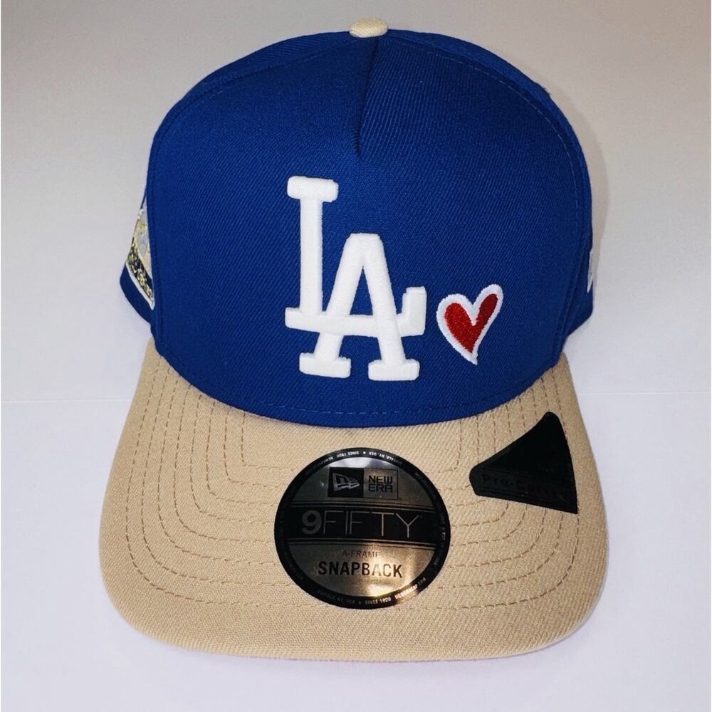 New Era 9FIFTY LA Dodgers Embroidered Heart Snapback World Series